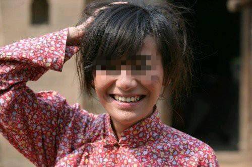 老婆懷孕，我出趟遠門她變瘋婆子，離婚一年再見她，我把媽趕出家