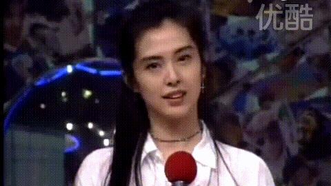 30年前女神王祖賢的穿搭，現在依舊流行，連楊冪也無法超越 
