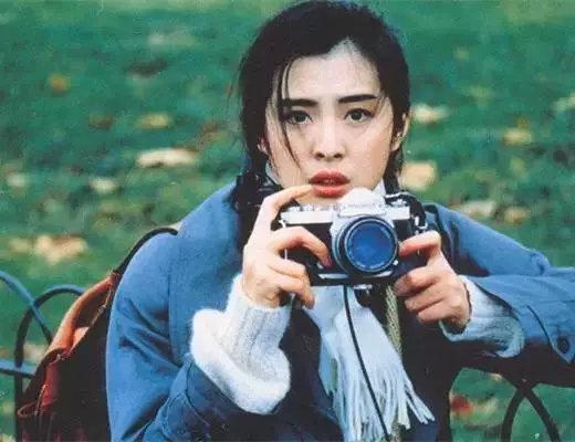 30年前女神王祖賢的穿搭，現在依舊流行，連楊冪也無法超越 