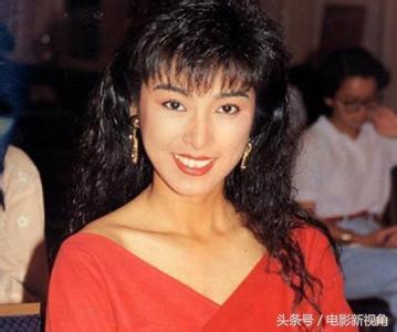 成龍追了她8年，慘遭拋棄後一怒演謎片，發誓不嫁今62歲仍單身！ 