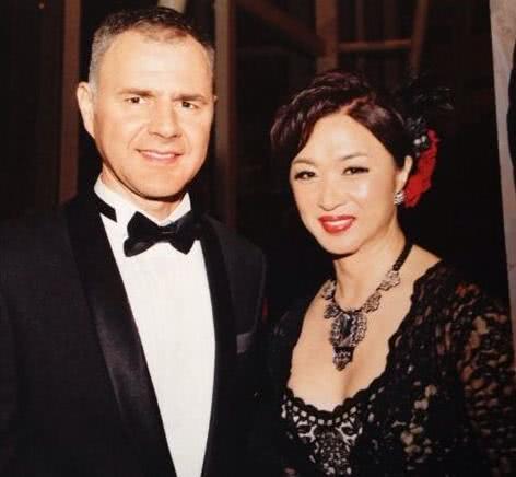 金星變性前與美妻合照曝光，和德國老公離婚11年，原因讓人流淚··· 