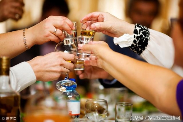 喝酒傷肝！喝酒前做好這3點，保護肝臟免受『災難』！