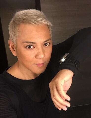 曾是一線明星，因吸毒被捕，如今妻離子散，卻過著樣的生活，令人唏噓不已！