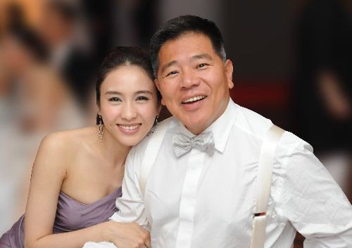 「香港第一美女」黎姿為何會嫁給一個殘疾的老公？！ 原來真正的原因竟然......