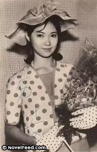 曾是張國榮女神，甩了謝賢嫁給愛情38年，如今70歲活成18歲！