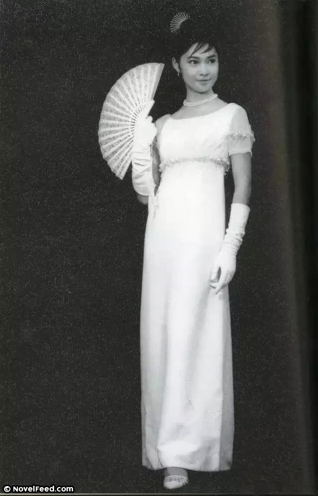 曾是張國榮女神，甩了謝賢嫁給愛情38年，如今70歲活成18歲！