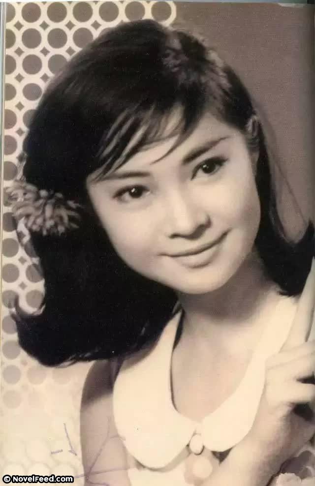 曾是張國榮女神，甩了謝賢嫁給愛情38年，如今70歲活成18歲！