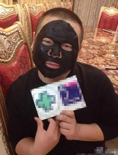 男星也愛敷面膜：鄧倫搞笑，林更新泥石流，分分鐘想扯掉王俊凱的 