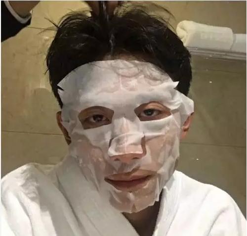 男星也愛敷面膜：鄧倫搞笑，林更新泥石流，分分鐘想扯掉王俊凱的 