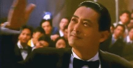忘了范冰冰吧！62歲周潤發裸捐56億，這才是中國明星的良心！