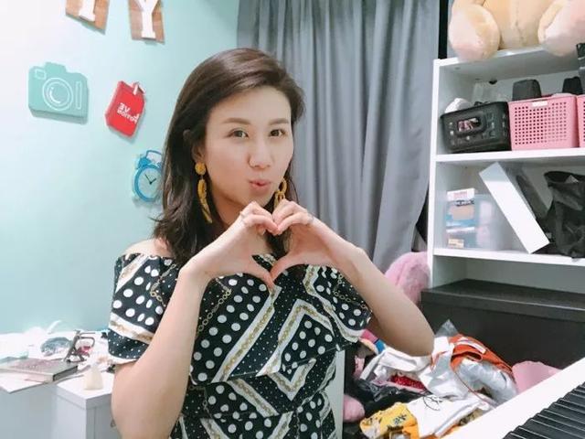 32歲TVB小花獨游杜拜曬美照 網友疑問：男友操刀？