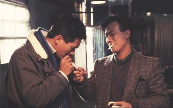 曾經與周潤發齊名，人稱大哥大，如今慘變這樣 走在大街無人識 ！