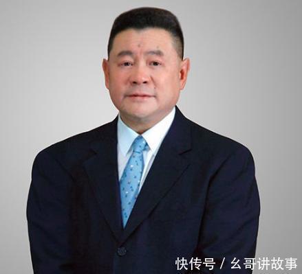  玩過關之琳，養過蔡少芬，今66歲換腎得子，獎勵老婆500億!