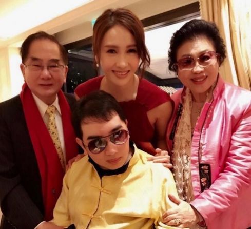 48歲李嘉欣和47歲黎姿近照，年齡相差一歲，對比滿屏尷尬！