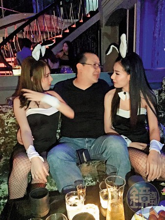 《麻辣》范筱梵老公「3P帝王洗」71秒影片曝光！　2女極樂共浴左右緊貼