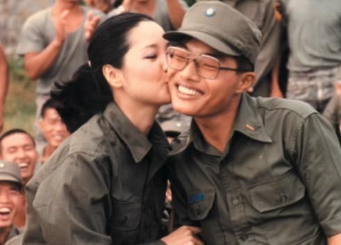 當年他曾獲「鄧麗君香吻」被封史上最幸運國軍！沒想到35年後，現在的他....