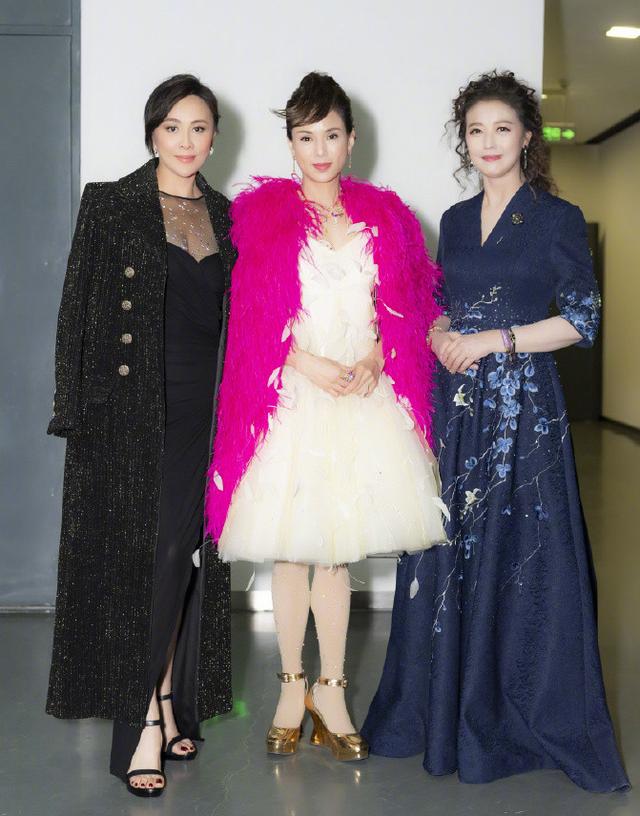 劉嘉玲李若彤周海媚「20年後」再合照，年過40的李若彤還在走少女風 