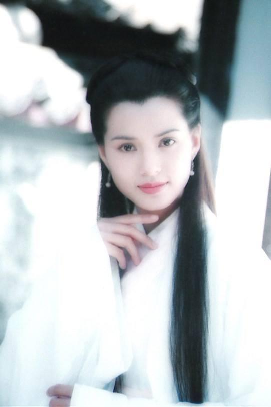 劉嘉玲李若彤周海媚「20年後」再合照，年過40的李若彤還在走少女風 