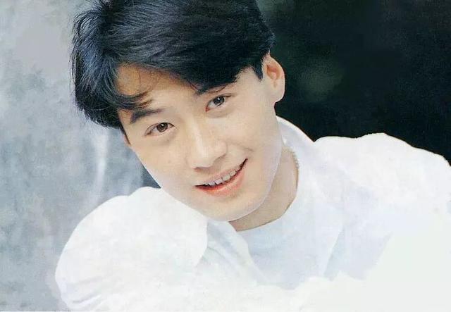 本以為黎明金城武夠帥了，看到20歲的黃秋生才知道什麼是盛世美顏!