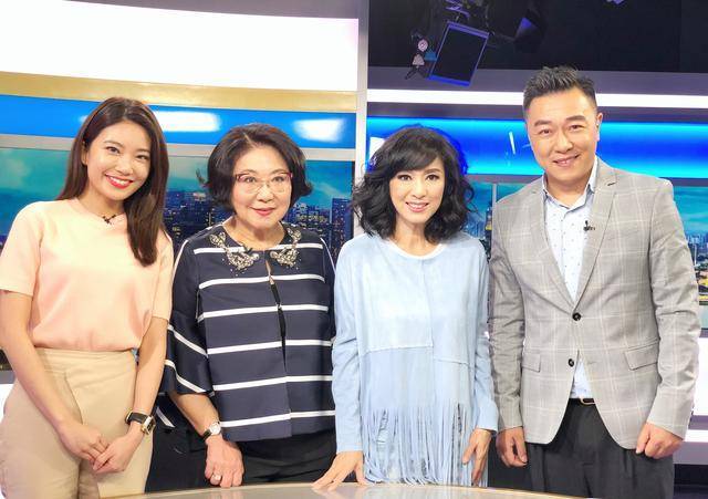 被米雪驚艷到了，燙波波頭卷髮減齡了十來歲，網友：早該選這款髮型了~