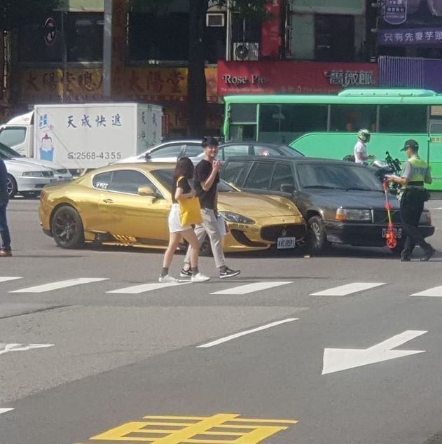 「金海神」遭Volvo硬撞！正妹車主起底， 竟月入156萬　驚人身分曝光