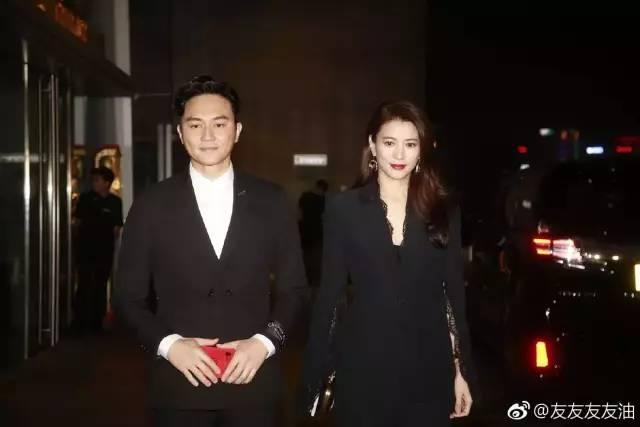 47歲袁詠儀長髮不輸小20歲的吳千語，網友：靚靚不是白叫的，真的美！