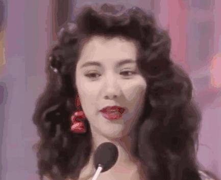  47歲袁詠儀長髮不輸小20歲的吳千語，網友：靚靚不是白叫的，真的美！