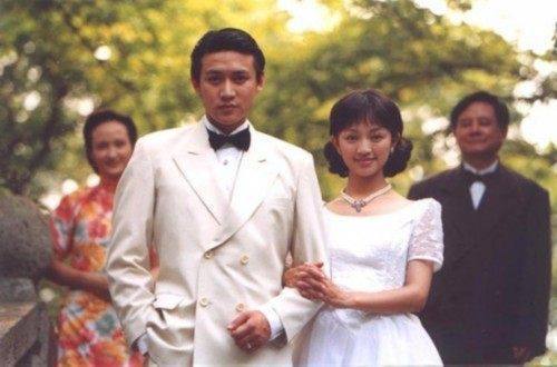 27歲一夜成名，結婚時王菲給她當伴娘，如今44歲掌管半個娛樂圈！ 