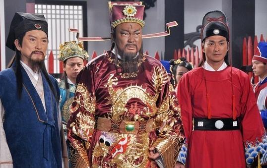 他演了「700集包青天」深植人心，如今66歲疾病纏身，與妻子「膝下無子」恩愛如初！ 