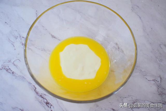 這才是酸奶蛋糕正確的做法，不塌不陷，綿潤柔軟，一次就成功