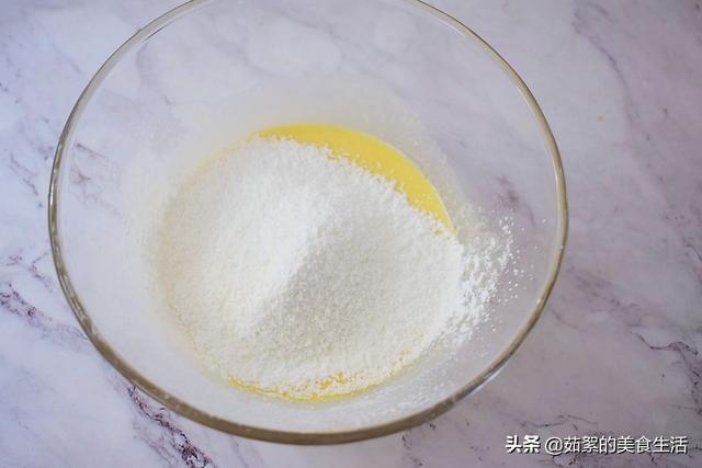 這才是酸奶蛋糕正確的做法，不塌不陷，綿潤柔軟，一次就成功