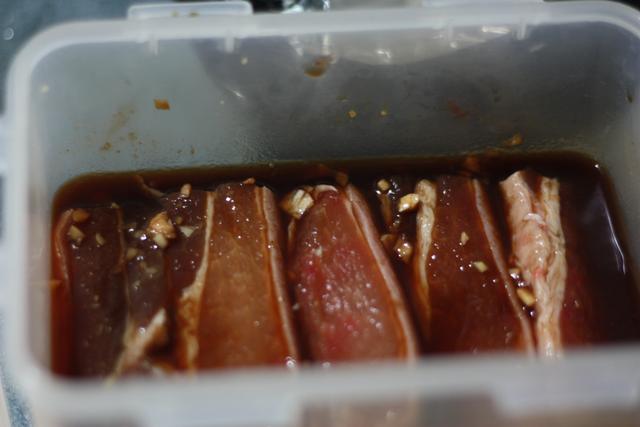 五花肉這樣做簡單好吃，香得讓人心醉，軟嫩多汁，邊吃邊舔筷子
