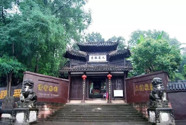 距成都45公里，這座四川面積最小的小城，坐擁美景無數，太低調！