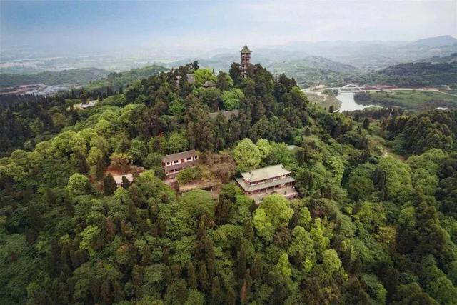 距成都45公里，這座四川面積最小的小城，坐擁美景無數，太低調！