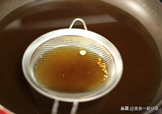 油炸後剩油怎麼處理？一招讓「腥油」變「香油」