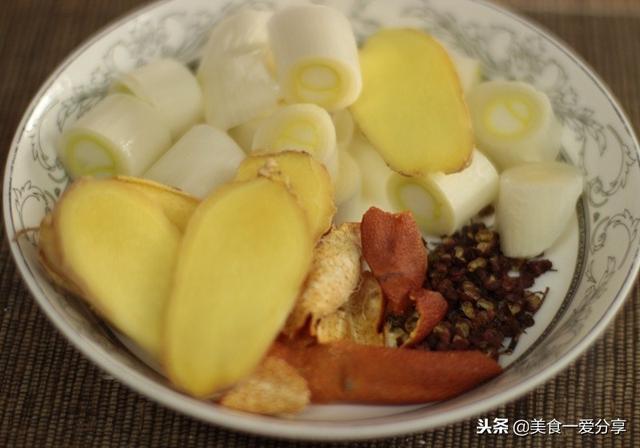 油炸後剩油怎麼處理？一招讓「腥油」變「香油」