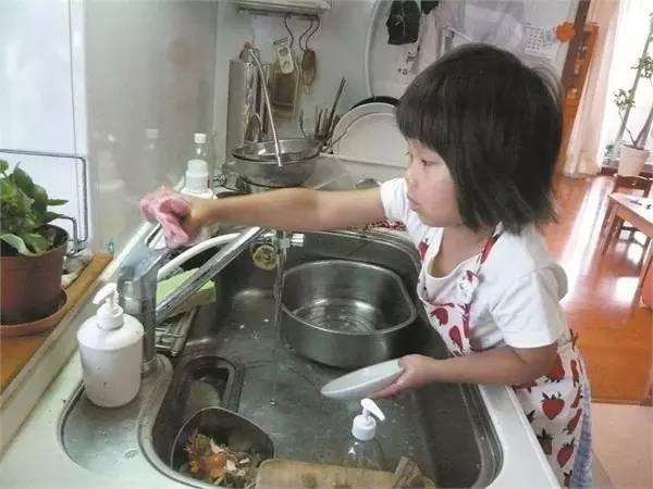 真人真事：日本一狠心年輕媽媽癌症走了，卻給5歲女兒留下這樣的遺產