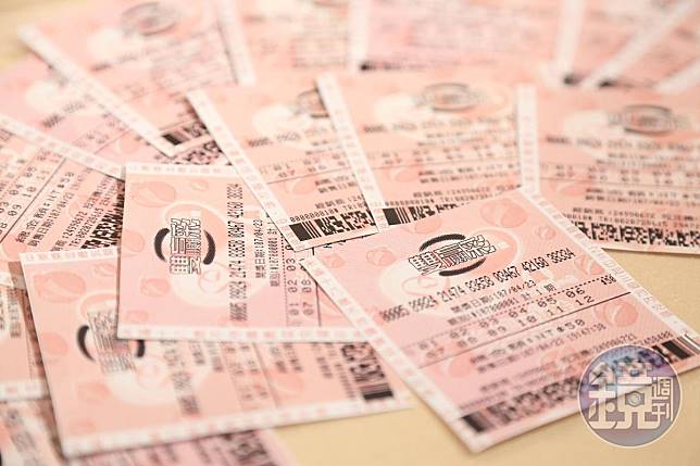 老闆哭哭！9員工合資買樂透　中了14億集體離職