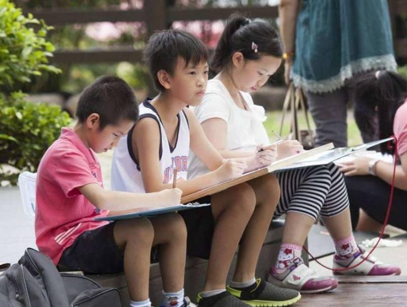 「爆笑」小學生滿分作文《我的家》走紅，連用十多個成語，老師都給跪了：算你狠，100分拿去！