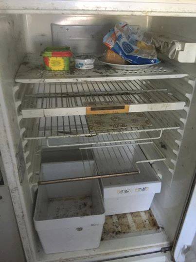 鄰居老奶奶「每次都匆忙關門」不讓人看見，她「勇敢破門而入」才發現房子內的驚人事實