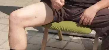 經常半夜容易醒？是身體經絡堵住了，教你【敲一敲】手腳，疏通肝經肺經，遠離失眠！
