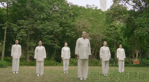 老教授親自教：學會這8個動作，身上「老毛病」都不藥而癒了！ 