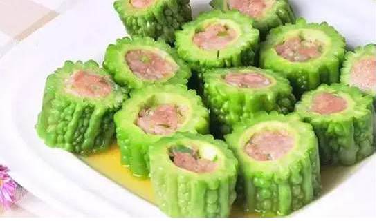 苦瓜不止能拿來做菜，苦瓜泡水喝，好處非常多