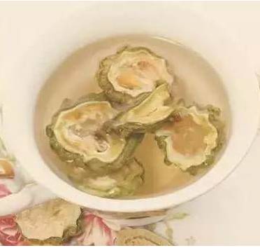 苦瓜不止能拿來做菜，苦瓜泡水喝，好處非常多