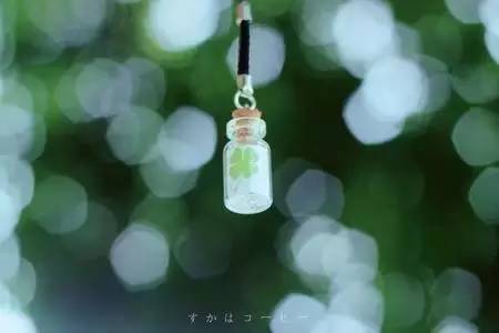 一個人走，一個人睡，一個人想，一個人承受