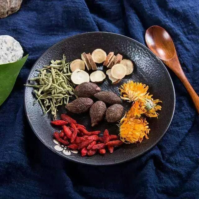 紅棗和它一起泡，每天一杯，7天身體內濕氣消，臉色更紅潤！ 