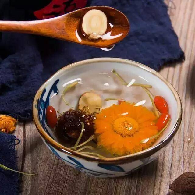 紅棗和它一起泡，每天一杯，7天身體內濕氣消，臉色更紅潤！ 