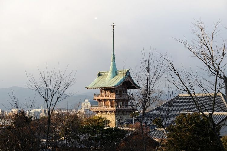為什麼鳥居要漆成紅色的？超逗趣神社佛寺冷知識！去日本玩拿出來說嘴包準被膜拜！