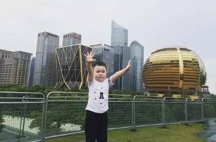 一個動作，通經絡，排毒素！就這麼簡單！實用！有效！