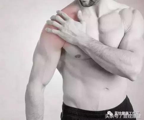 原來！「肩周炎」是這樣引起的....多注意這些就能「緩解症狀」！